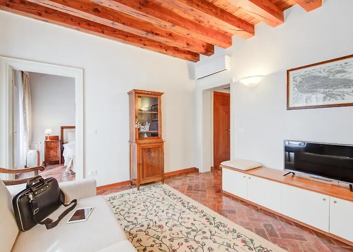 Master Venice Apartments